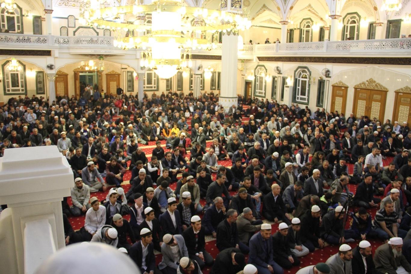 "Müslüman bir toplumda aileyi zayıflatacak hususlardan kaçınmalıyız"